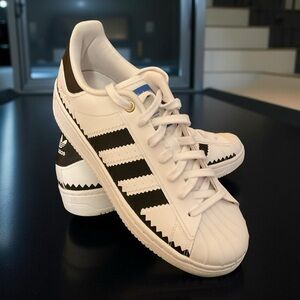 ADIDAS SUPERSTAR OT TECH BLACK & WHITE SNEAKERS WOMAN's Sz 8.5 MEN's Sz. 7